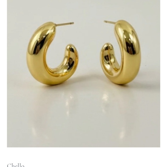 Gold Crescent Hoop Earrings new from Chello - Picture 3 of 3